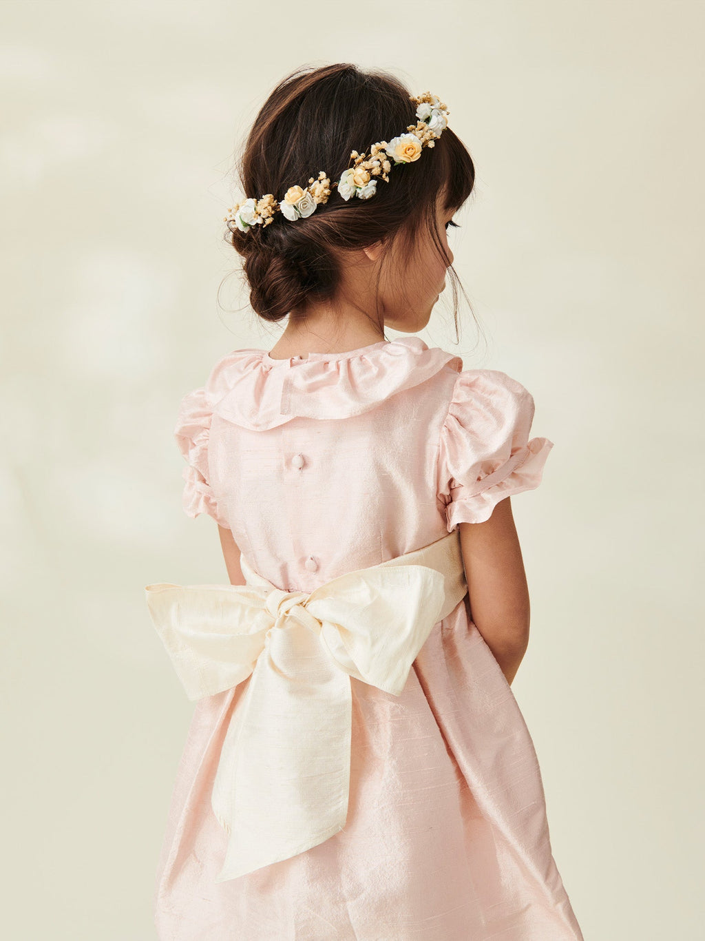 Robe en soie rose poudré pour fille