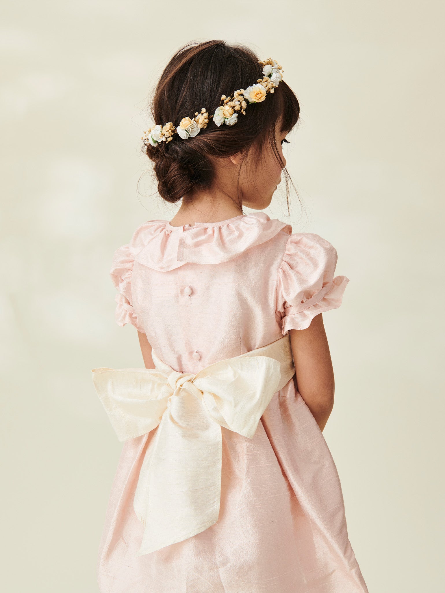 Robe en soie rose poudré pour fille