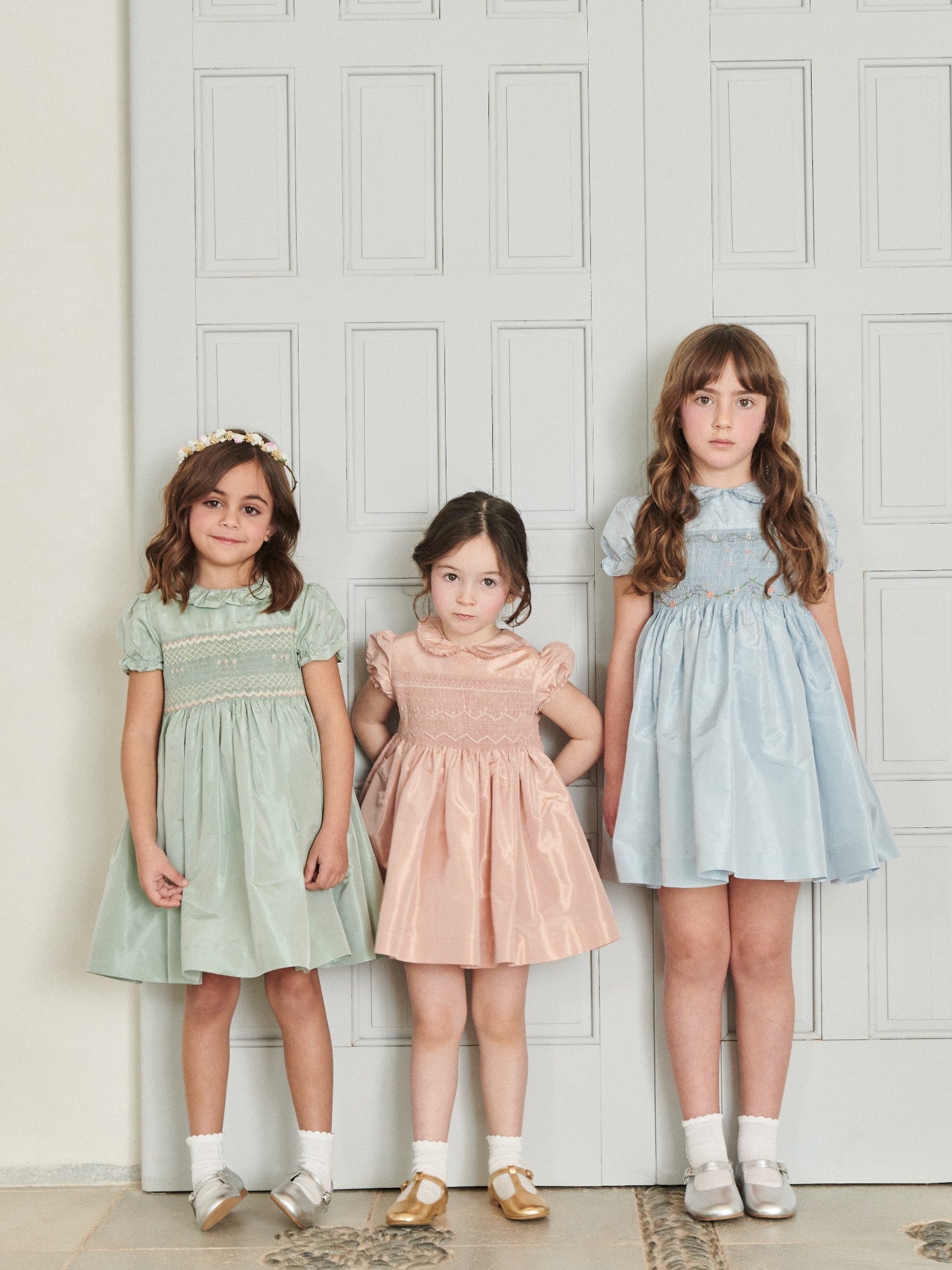 Robe en soie rose blush, smocks à la main pour fille