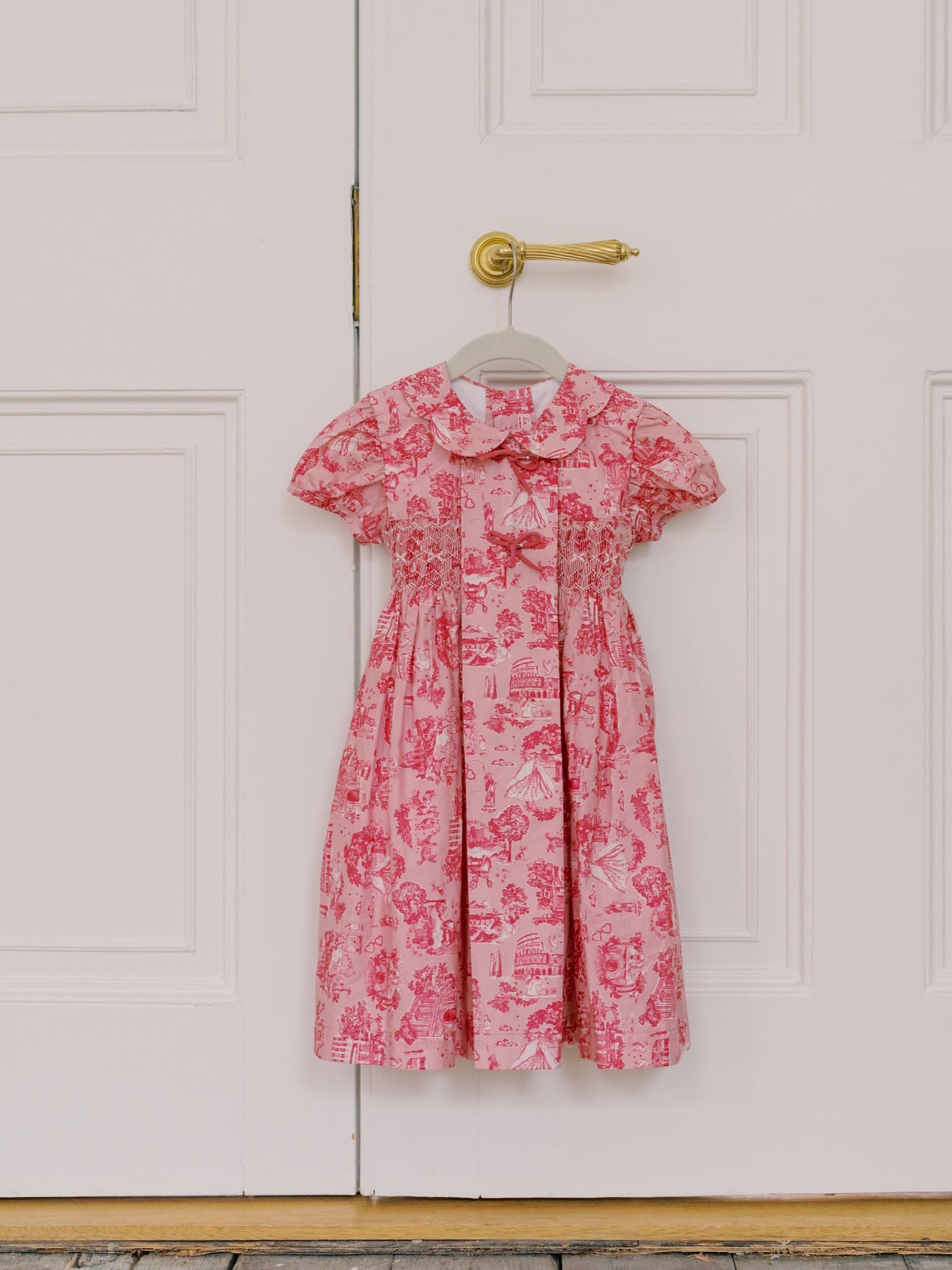Robe smockée à la main pour fille, toile de Jouy rose